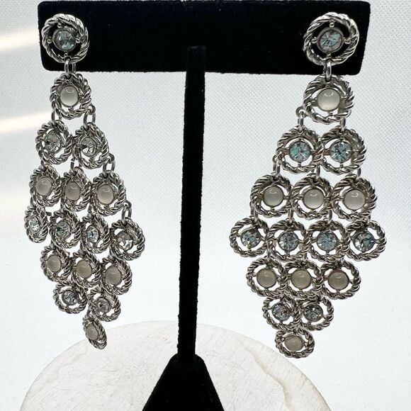 Silver gem elegant dangle statement earrings - Picture 1 of 6